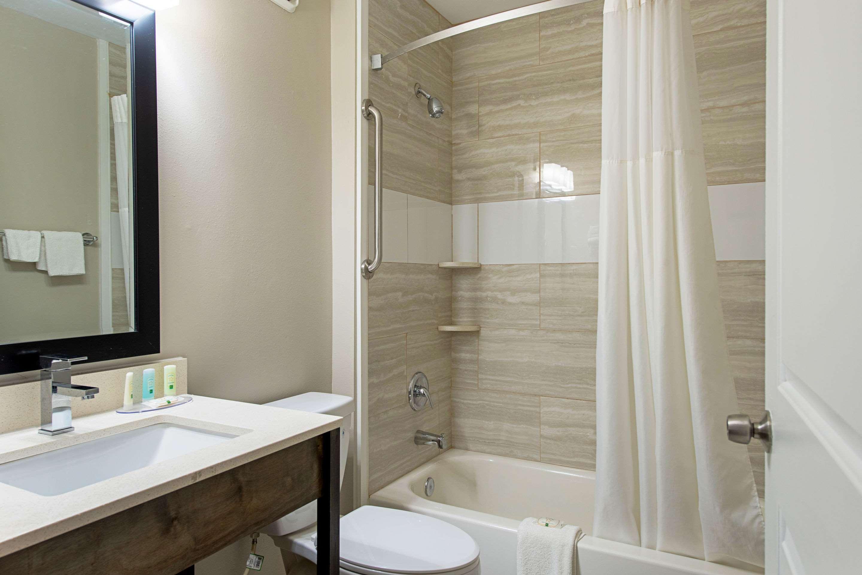 Quality Inn Mishawaka Near Notre Dame Zewnętrze zdjęcie
